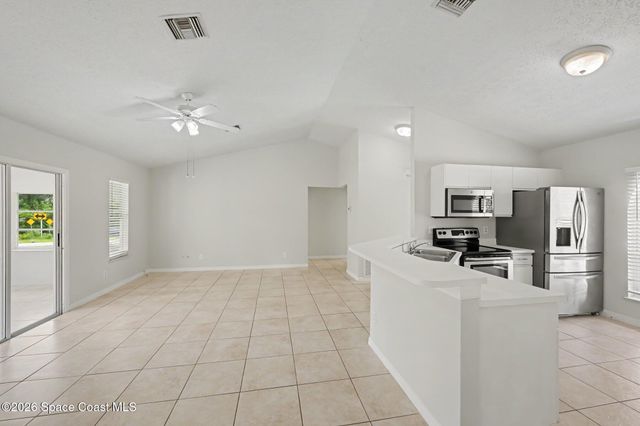 226 12th Street SW, Vero Beach, FL 32962