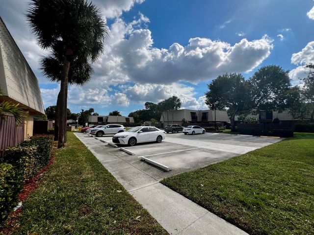 6207 62nd Way, West Palm Beach, FL 33409