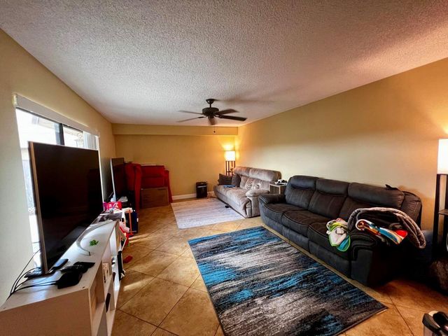 6207 62nd Way, West Palm Beach, FL 33409