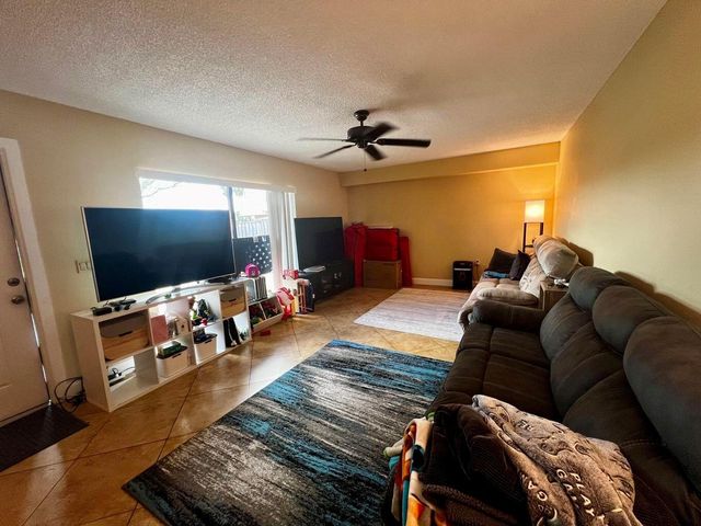 6207 62nd Way, West Palm Beach, FL 33409