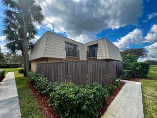 6207 62nd Way, West Palm Beach, FL 33409