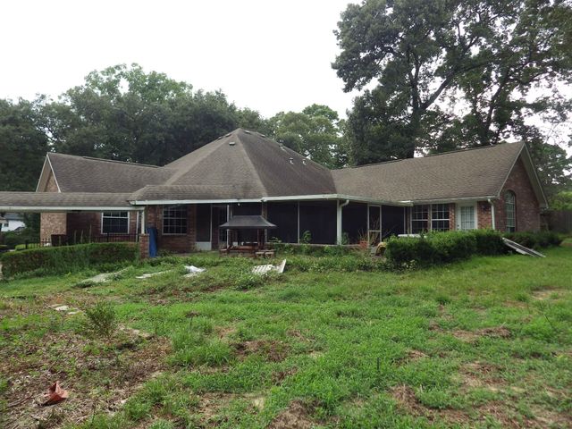 12 Robin Trail, Conroe, TX 77304