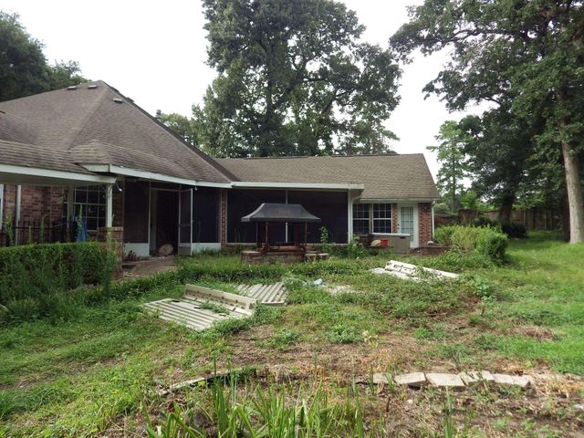 12 Robin Trail, Conroe, TX 77304
