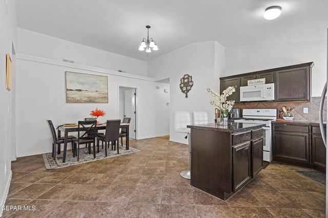 12733 RAUL MENDIOLA Lane, El Paso, TX 79938