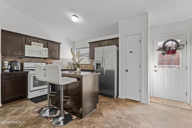 12733 RAUL MENDIOLA Lane, El Paso, TX 79938