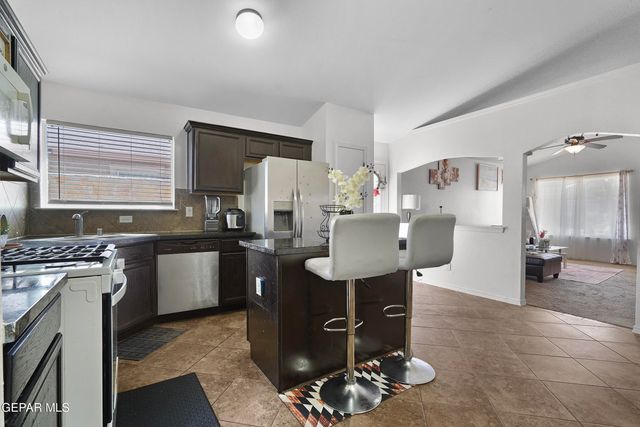 12733 RAUL MENDIOLA Lane, El Paso, TX 79938