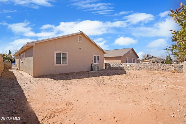 12733 RAUL MENDIOLA Lane, El Paso, TX 79938