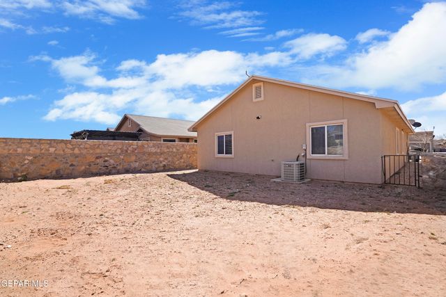 12733 RAUL MENDIOLA Lane, El Paso, TX 79938