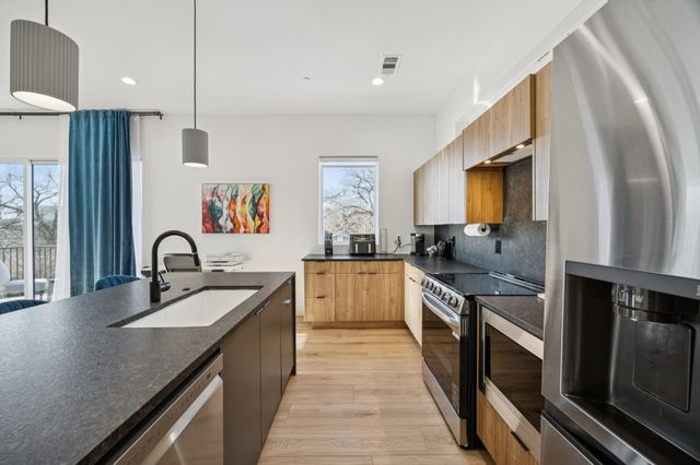 2206 Arroyo Avenue 101, Dallas, TX 75219