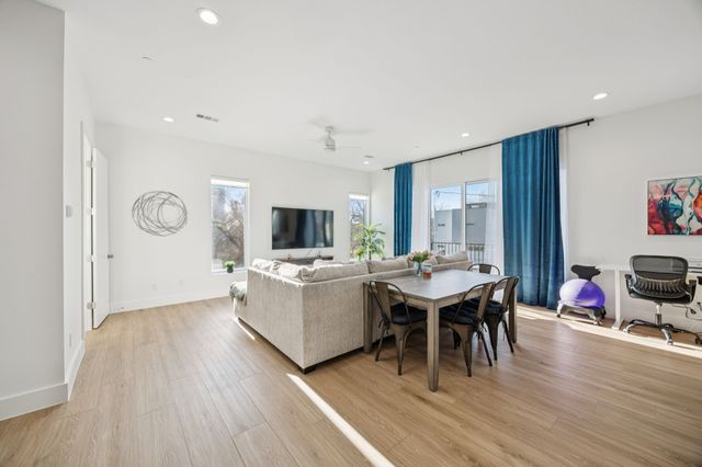 2206 Arroyo Avenue 101, Dallas, TX 75219