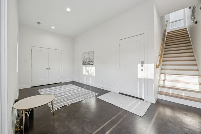 2206 Arroyo Avenue 101, Dallas, TX 75219