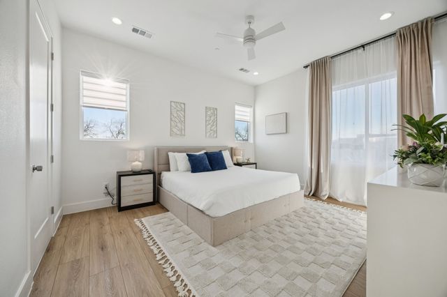 2206 Arroyo Avenue 101, Dallas, TX 75219