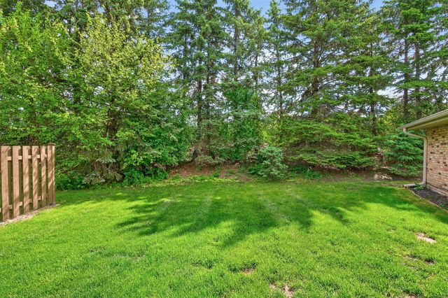 9601 Lonsdale Circle, Hopkins, MN 55305