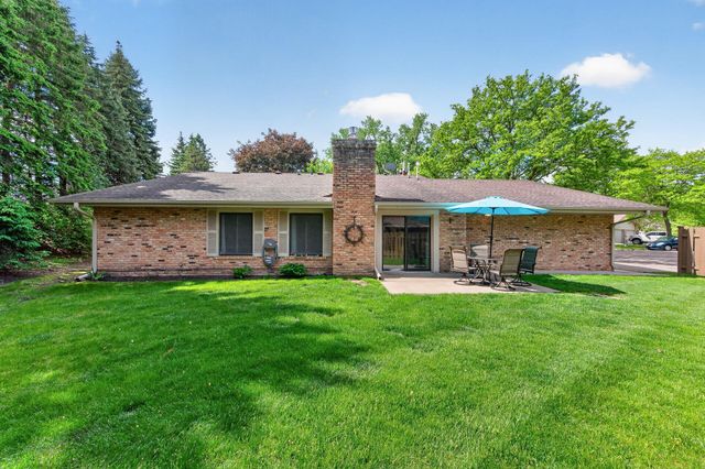 9601 Lonsdale Circle, Hopkins, MN 55305