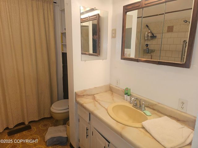 8400 George Court, Anchorage, AK 99516