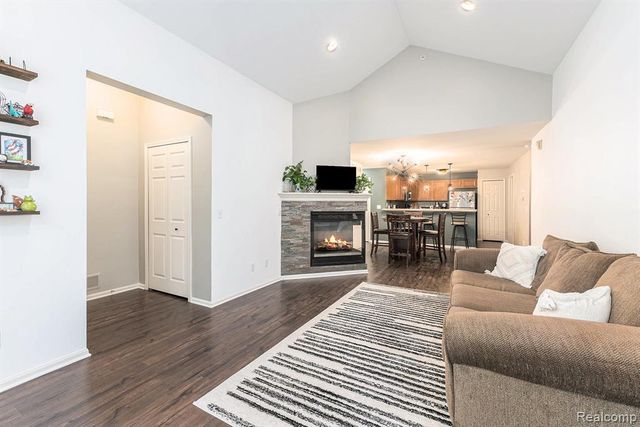 17102 Caitlin Circle, Commerce Twp, MI 48390