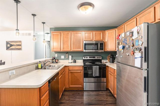 17102 Caitlin Circle, Commerce Twp, MI 48390