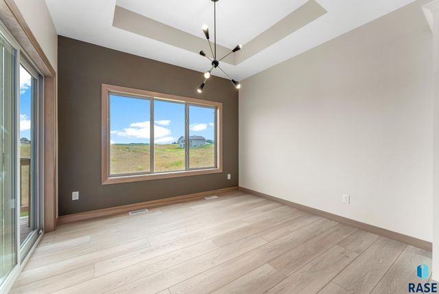 300 Willow Trl, Crooks, SD 57020