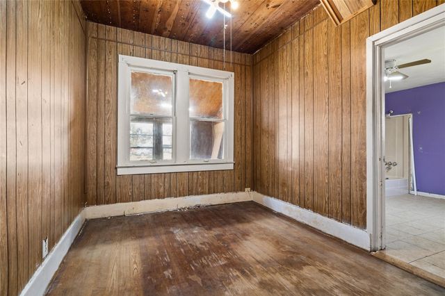 1122 N Avenue A, Freeport, TX 77541