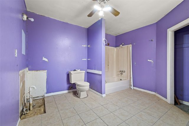 1122 N Avenue A, Freeport, TX 77541