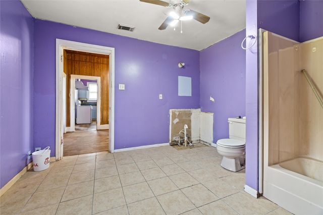 1122 N Avenue A, Freeport, TX 77541