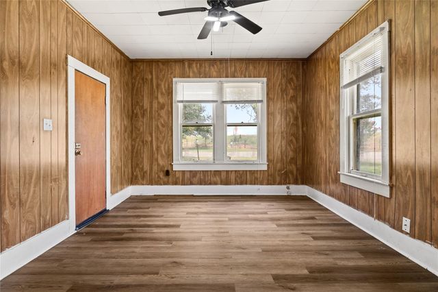 1122 N Avenue A, Freeport, TX 77541