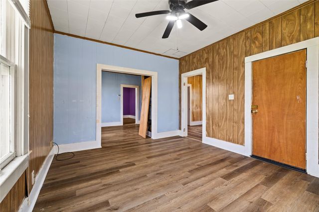 1122 N Avenue A, Freeport, TX 77541