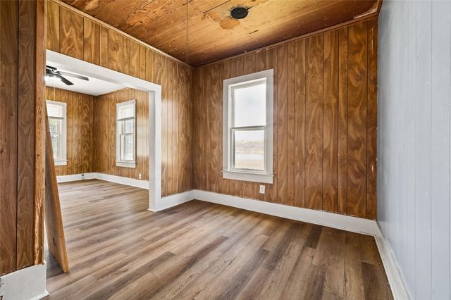 1122 N Avenue A, Freeport, TX 77541