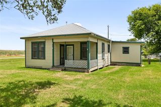 1122 N Avenue A, Freeport, TX 77541