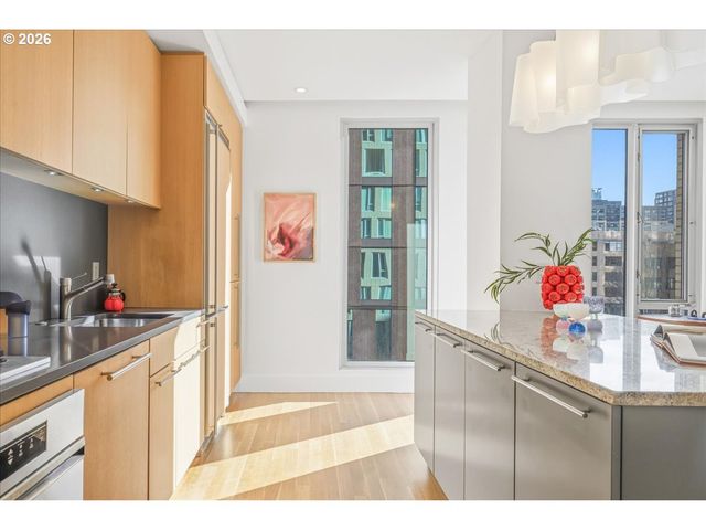 937 Nw GLISAN St 435, Portland, OR 97209