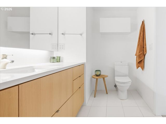 937 Nw GLISAN St 435, Portland, OR 97209