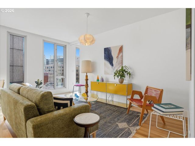 937 Nw GLISAN St 435, Portland, OR 97209