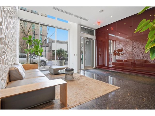 937 Nw GLISAN St 435, Portland, OR 97209