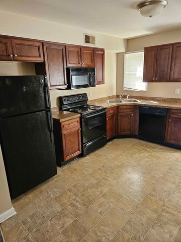 792 Cherrybark Ln, Clarksville, TN 37040