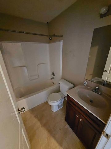 792 Cherrybark Ln, Clarksville, TN 37040