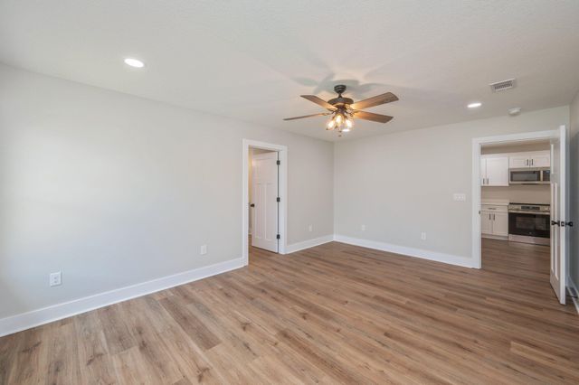 5153 Lake Drive, Crestview, FL 32539
