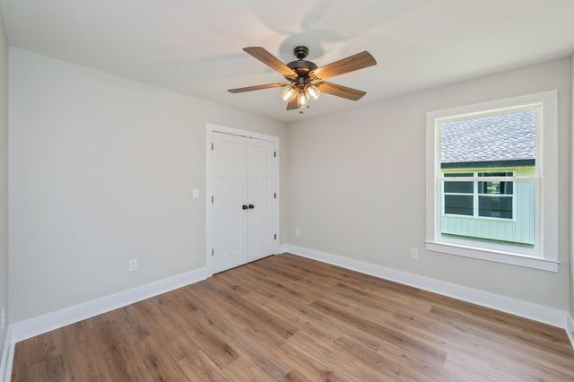 5153 Lake Drive, Crestview, FL 32539