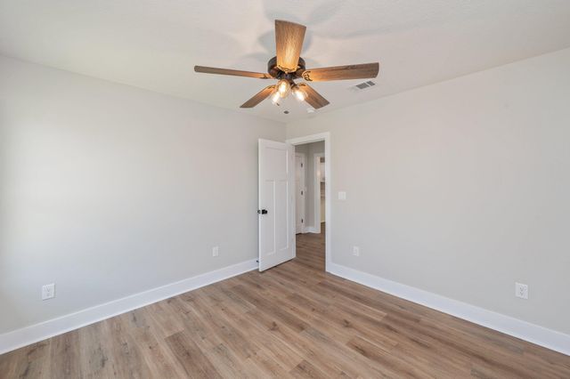 5153 Lake Drive, Crestview, FL 32539