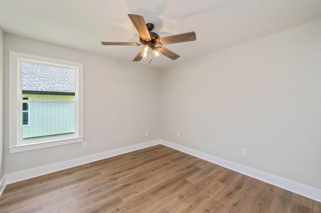 5153 Lake Drive, Crestview, FL 32539