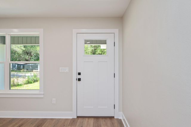 5153 Lake Drive, Crestview, FL 32539