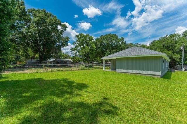 5153 Lake Drive, Crestview, FL 32539