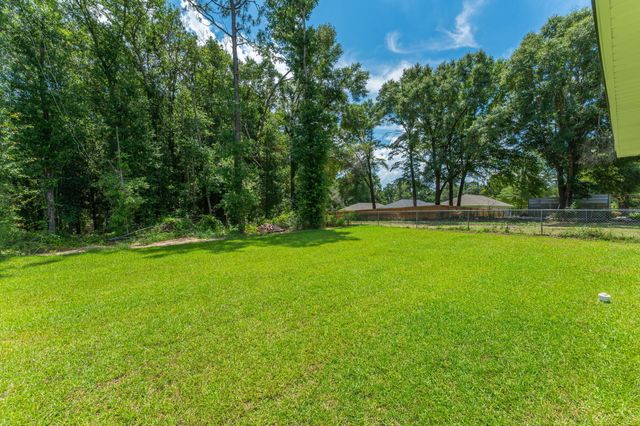 5153 Lake Drive, Crestview, FL 32539