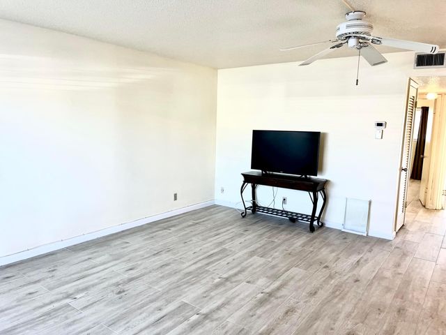 100 Doolen Court 112, North Palm Beach, FL 33408