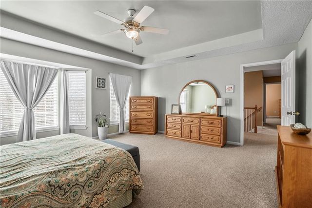 21610 W 49th Street, Shawnee, KS 66226