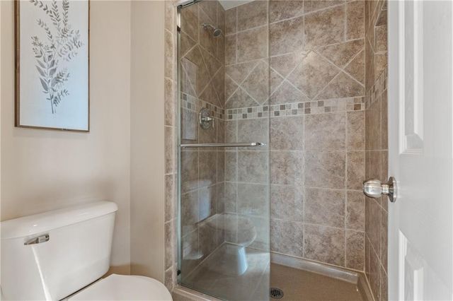 21610 W 49th Street, Shawnee, KS 66226