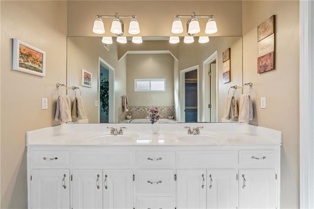 21610 W 49th Street, Shawnee, KS 66226