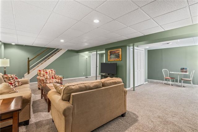 21610 W 49th Street, Shawnee, KS 66226