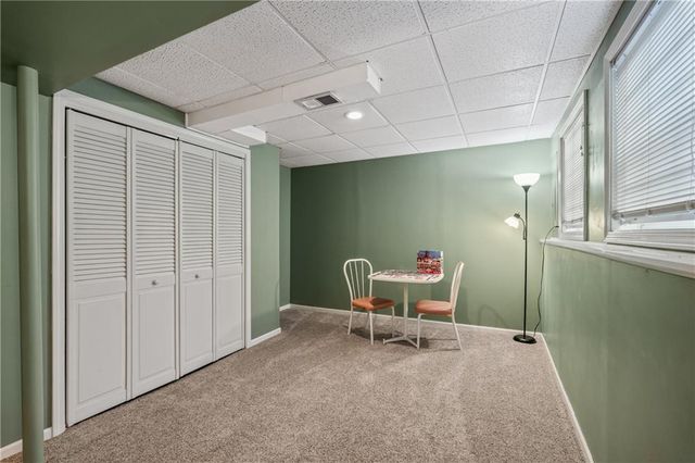 21610 W 49th Street, Shawnee, KS 66226