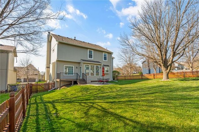 21610 W 49th Street, Shawnee, KS 66226