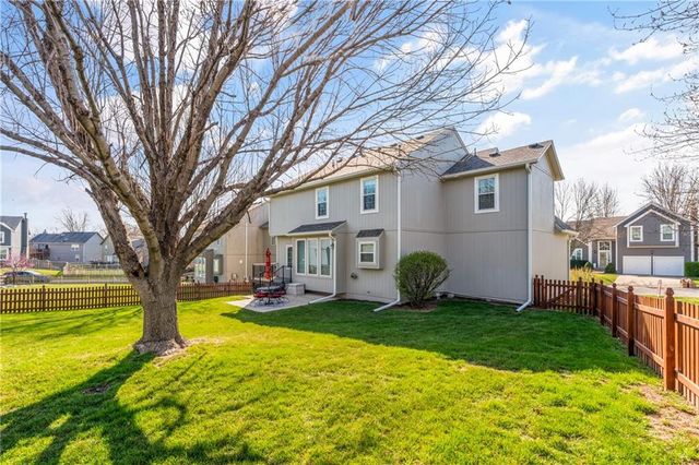 21610 W 49th Street, Shawnee, KS 66226